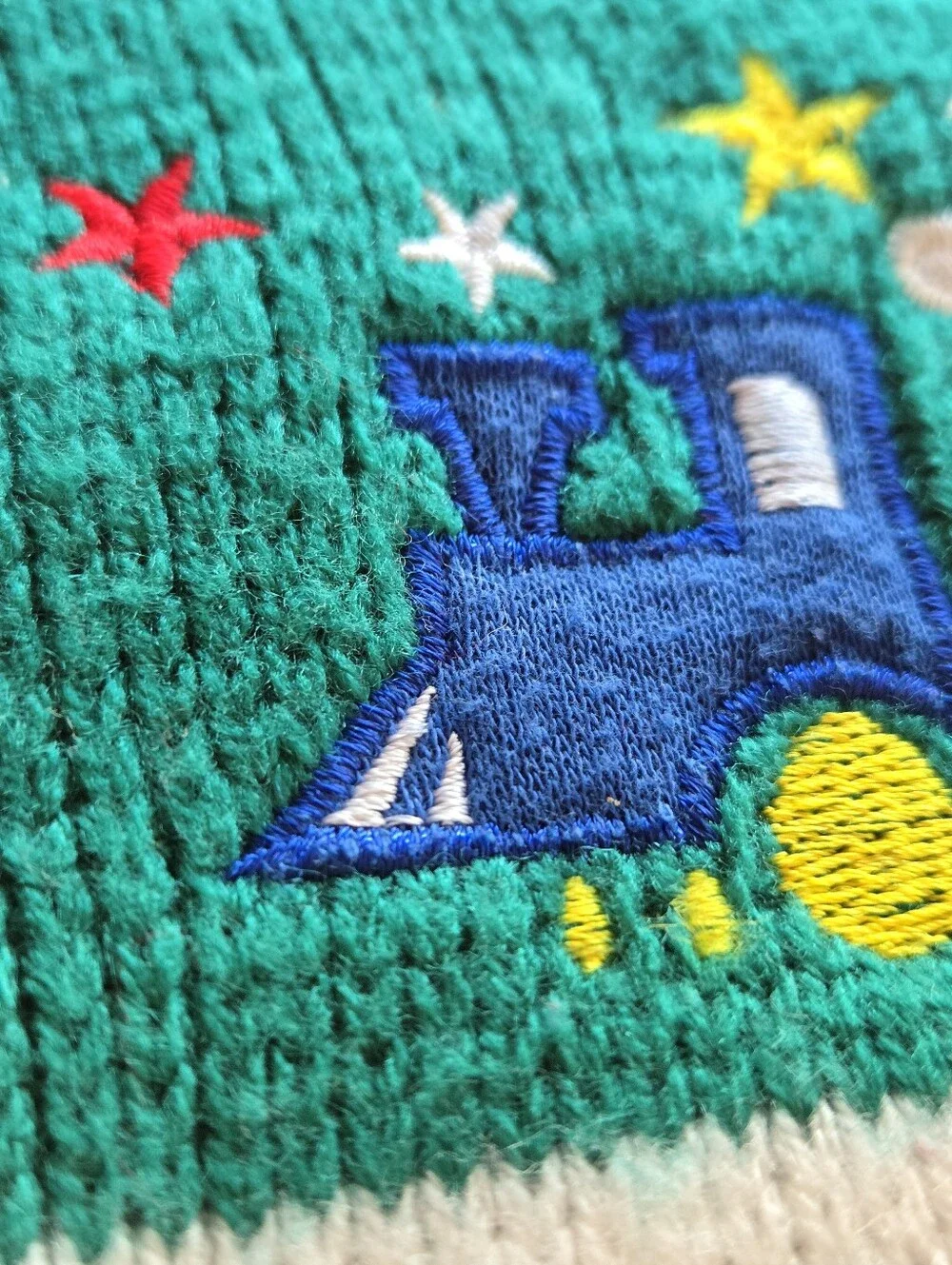 Vintage Cradles Knit Play Set Size 24 Months Primary Colors Train Bear Patch